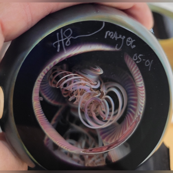 Henry Summa Signed Art Glass Paperweight - Picture 10 of 10